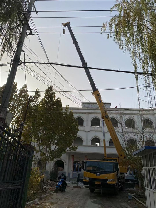 邹平市设备吊装吊地磅吊钻机等设备